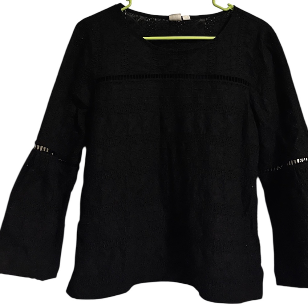 Gap Women’s Black Textured Eyelet Top with Bell Sleeves Sz-M - Picture 2 of 6